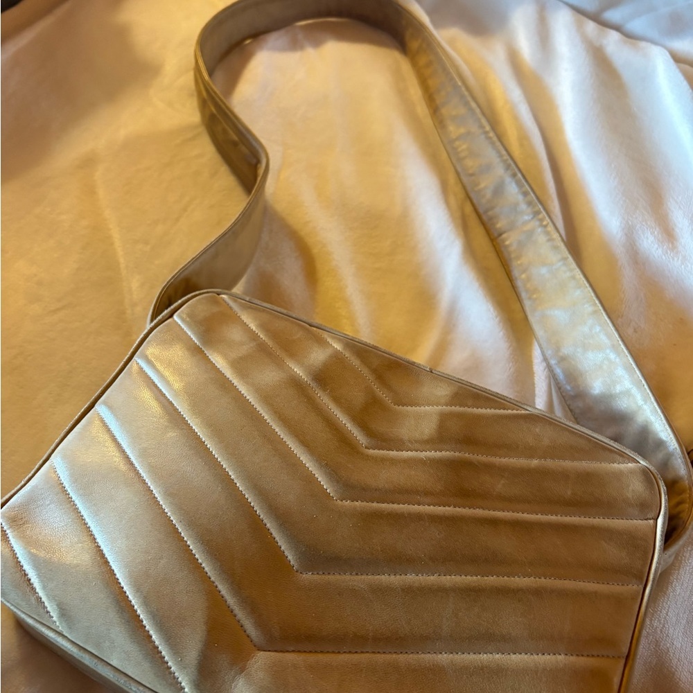 RARE Vintage Lambskin Chanel Beige Logo Chevron Shoulder Bag - Picture 6 of 12